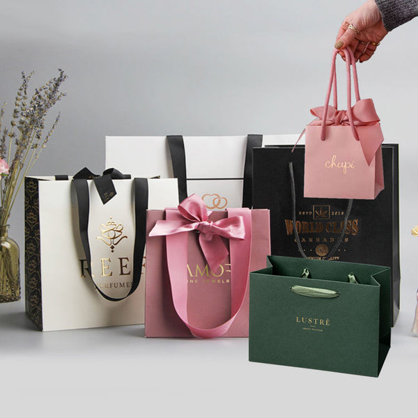 Lionwrapack Retail Shopping Gift Paper Bag Packaging Boutique Bags Matte Black Paper Bag