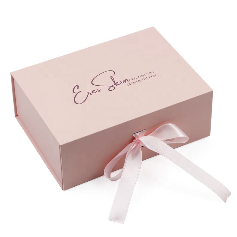 Custom White Foldable Magnetic Gift Box – Style 002