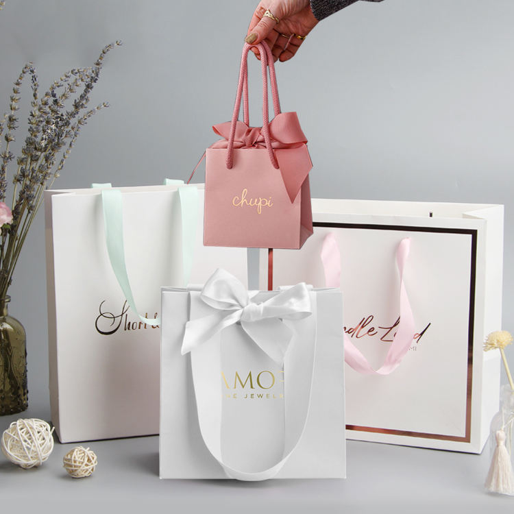 Custom Black Paper Shopping Bag – Style 001